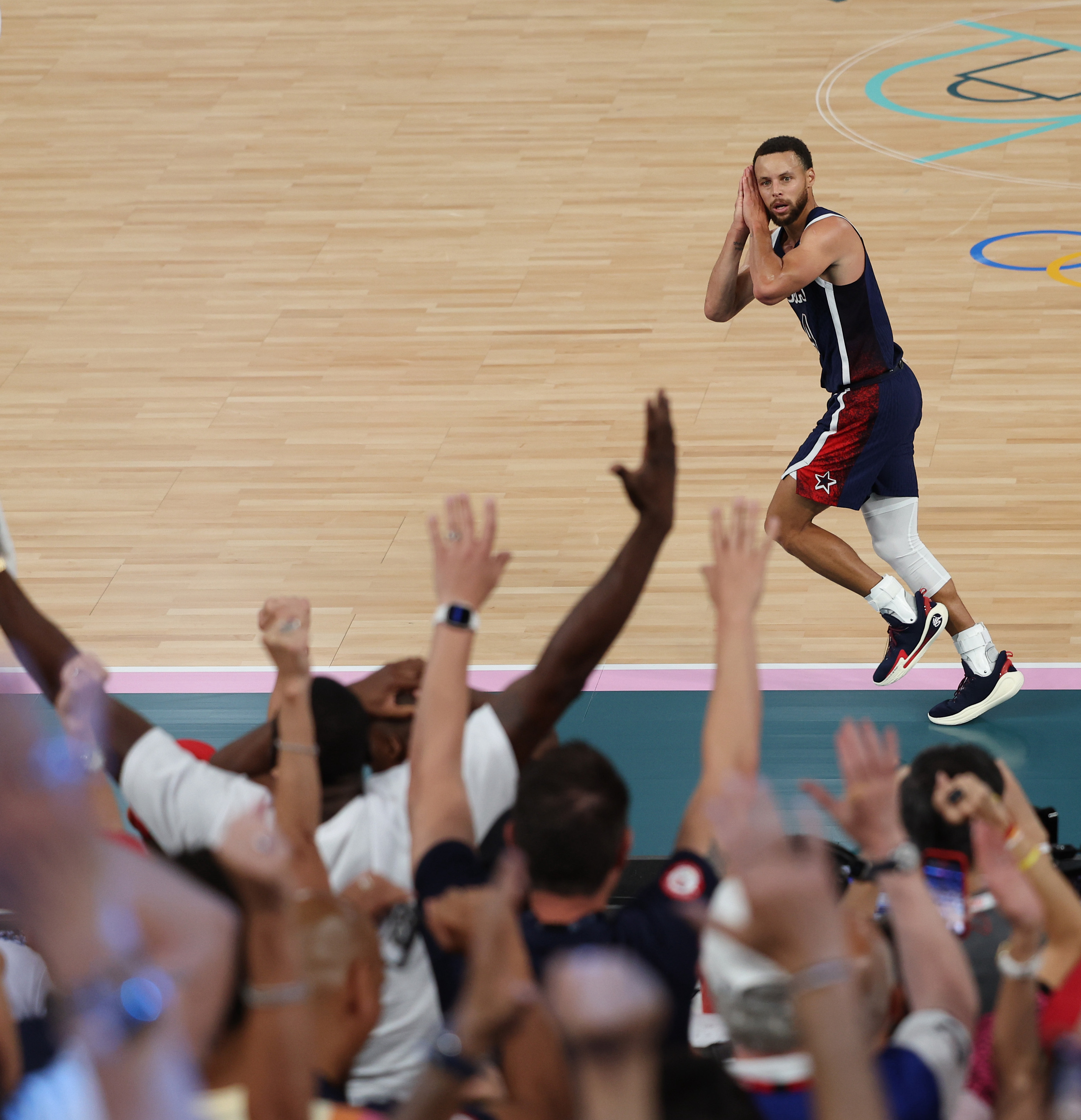 开云体育-德国男篮完胜法国男篮，东契奇三分雨点燃全场的简单介绍