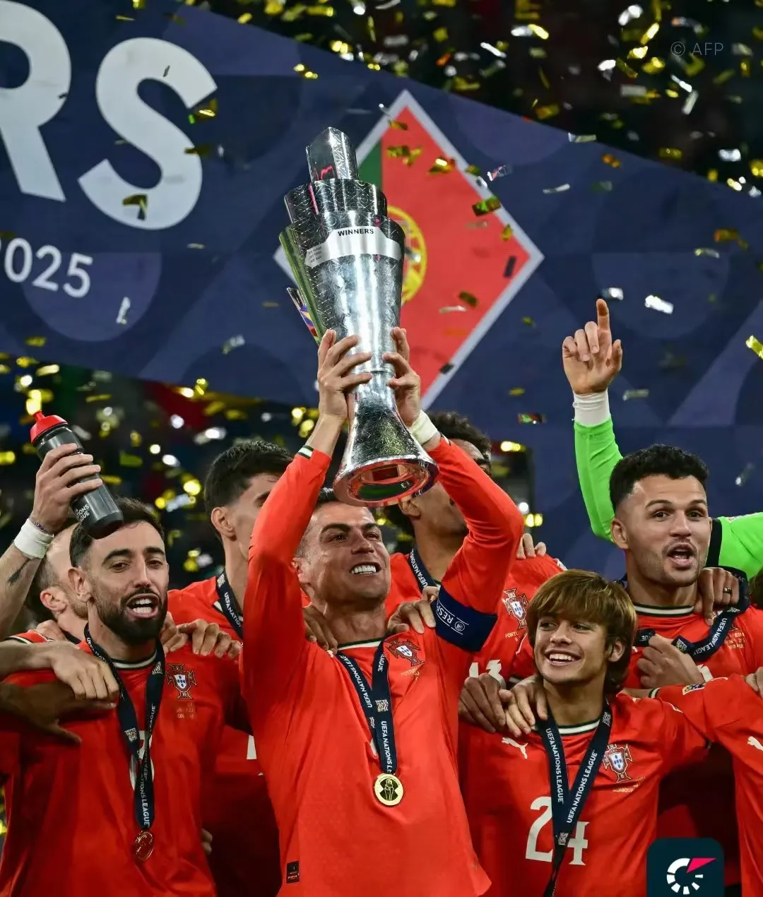 包含葡萄牙险胜塞维利亚，姆巴佩惊艳四座的词条