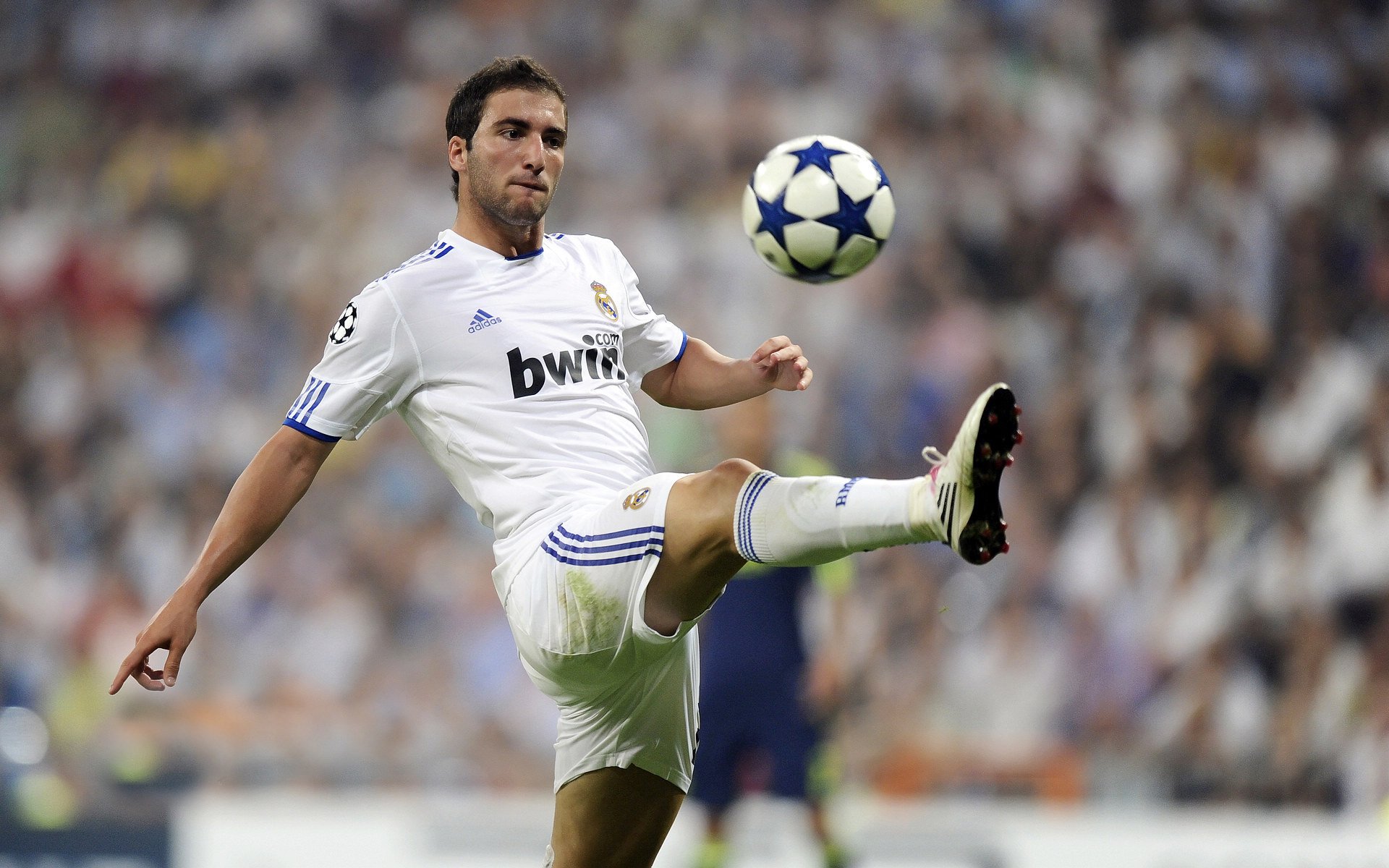 哈兰德生涯之夜五子登科破纪录,哥伦比亚3-0轻取沙特,足球世界的双重盛宴